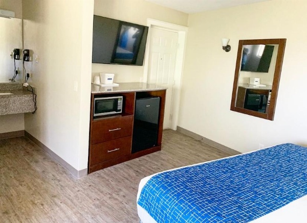 Travelodge by Wyndham Cedar City image 10