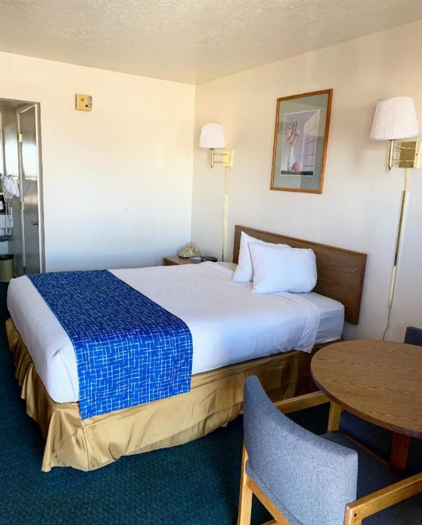 Travelodge by Wyndham Cedar City image 18