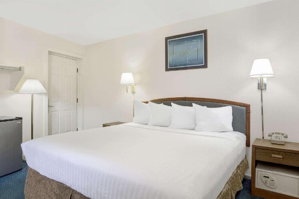 Travelodge by Wyndham Cedar City image 24