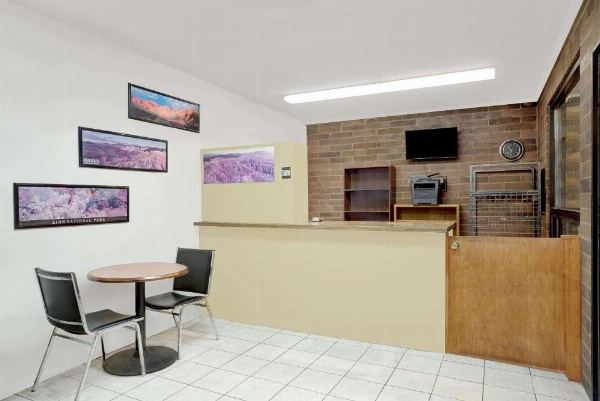 Travelodge by Wyndham Cedar City image 25