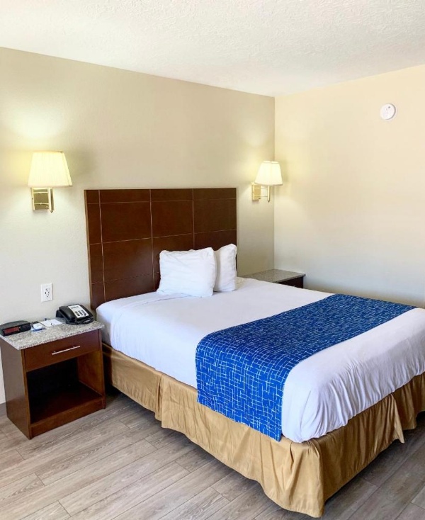 Travelodge by Wyndham Cedar City image 3